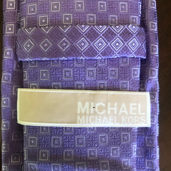 MICHAEL Michael Kors Squared Silk Tie - Picture 2 of 4